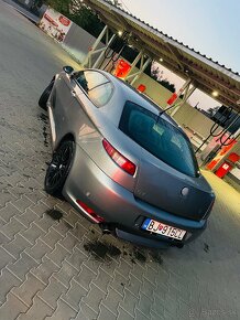 ALFA ROMEO GT 1.9 JTD 110kw top stav - 3