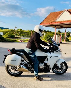 HONDA VFR 1200F DCT V4 AUTOMAT/MANUÁL 2010 - 3