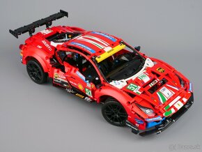 LEGO Technic Ferrari 488 GTE 42125 - 3