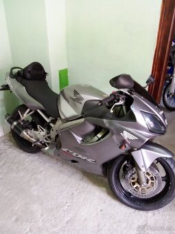 Honda CBR 600f - 3