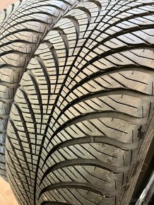 235/45 R19 2ks Goodyear Vector4 season - 3