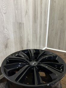 Infiniti Q60 - zánovní orig. ALU 5x114,3 R20 - 3