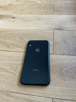 iPhone XR 64GB – 87% batéria - 3