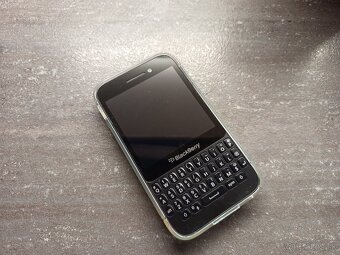 BlackBerry Q5 - 3