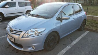 Predám TOYOTA AURIS 1.6 VVT-i benzín r.2011 - 3