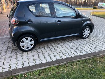 Toyota aygo 2012 75000km - 3