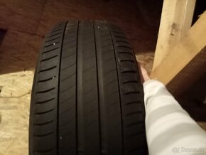 Predam dve letne pneu R17 235 55 Michelin XL - 3