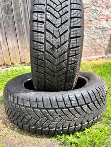 2ks. 215/60 R17 zimní pneu GoodYear - vzorek 7mm - 3