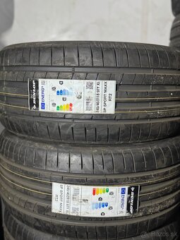 Dunlop 245/40 R1897Y XL - 3