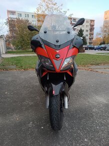 Aprilia SR Max 300 - 3