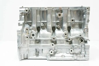 Blok motora OEM Toyota Lexus 2.2 D4D RAV4 Auris Avensis - 3