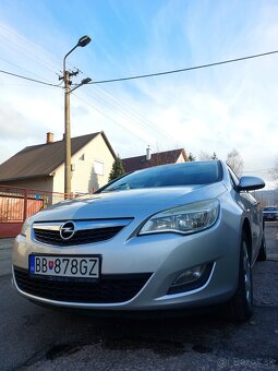 Opel Astra Sports Tourer - 3