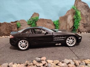 Prodám model 1:18 Mercedes Benz SLR - 3