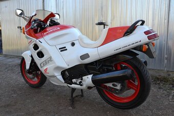 Honda CBR 1000F (SC21), 1. majitel - 3