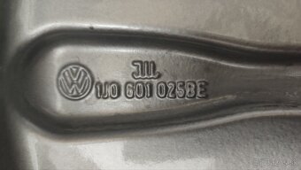 Predám 1kus disk VW Borbet Evolo 5x100 - 3