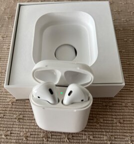 AirPods 2, model A2032 - 3