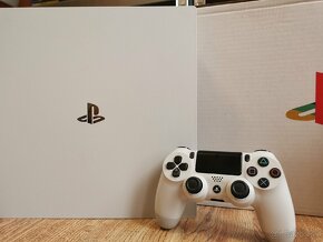 PS4 PRO 1TB Glacier White - 3