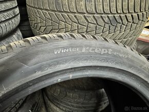 Pneu 235/40R19 - 3