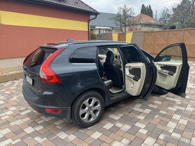 Volvo XC60, 2,4l D5 4x4 Automat. Full výbava. - 3