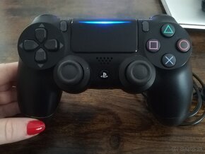 Playstation 4 Dual Shock ovládač + nabíjací kábel - 3