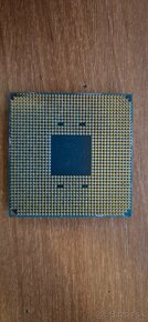 AMD Ryzen 7 2700X,  3,7MHz turbo 4,3MHz - 3