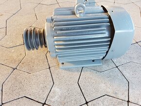 Predám el.motor 3kW 2860ot 380V - 3