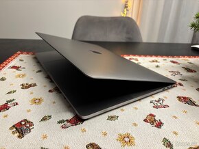 Na predaj: MacBook Pro 15" (2016) - 3