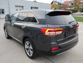 Kia Sorento 2017 2,2CRDI Rebel 4x4 šedá tm.metalíza, AUTOMAT - 3