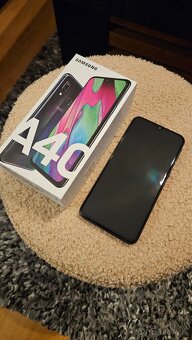 SAMSUNG A40 - 3