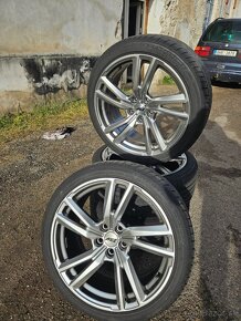 r19" alu kola 5x112 8,5jx19 et45 pneu 235/40 80% - 3