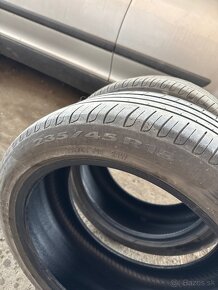 235/45R18 - 3