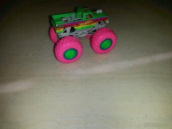 Hot Wheels MONSTER TRUCK - 3