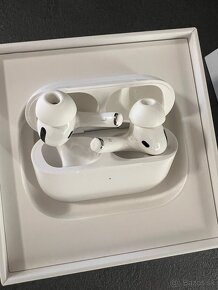 Apple AirPods Pro - 3