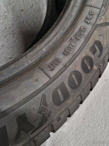 Zimné pneu GoodYear UltraGrip 235/55 R19 - 3