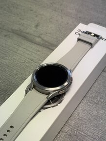 Samsung Galaxy Watch 4 Classic Silver - 3