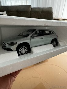 Mercedes benz GLA 2020 1:18 - 3