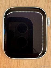 Apple Watch 8, 41mm Starlight Aluminium - 3