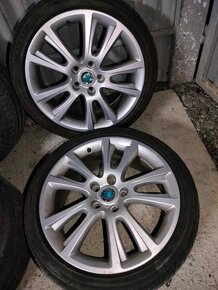 4ks alu orig. Škoda 5x112 R18 pneu 225/40 - 3