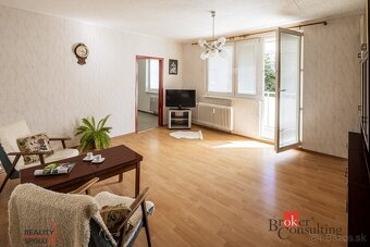 3 izbový byt 72 m2 s balkónom 4,4 m2, Brezová pod Bradlom - 3