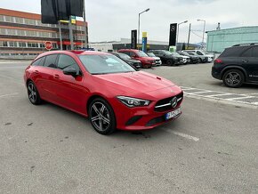 Mercedes-Benz CLA 180 Shooting Brake - 3