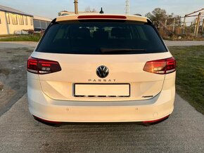 Volkswagen Passat Variant 2.0 TDI Elegance 4Motion DSG - 3