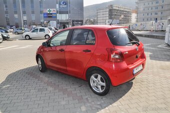 Toyota Yaris 1.3 benzín - 3