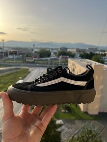 Vans. - 3