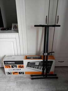 Yamaha F51 so stojanom - 3