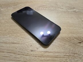 Iphone 12 pro 512gb v top stave ma len velmi jemne znamky po - 3