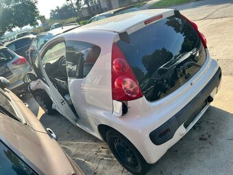 Rozpredám na náhradné diely Peugeot 107 1KR, CFA, CFB - 3