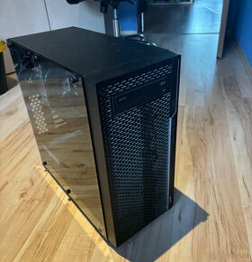 PC - Intel i7-7700K, NVIDIA Quadro P2000, 700W PSU, 8GB RAM - 3