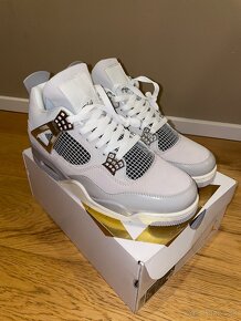 Jordan 4 Retro Frozen Moments - 3