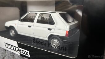 ŠKODA Favorit 1:24 WHITEBOX - 3