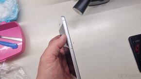 Apple iPhone 7 - na diely, zablokovaný - 3